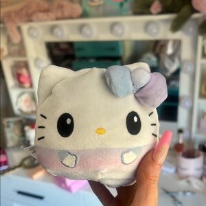 Reversible Hello Kitty plushie 💖
